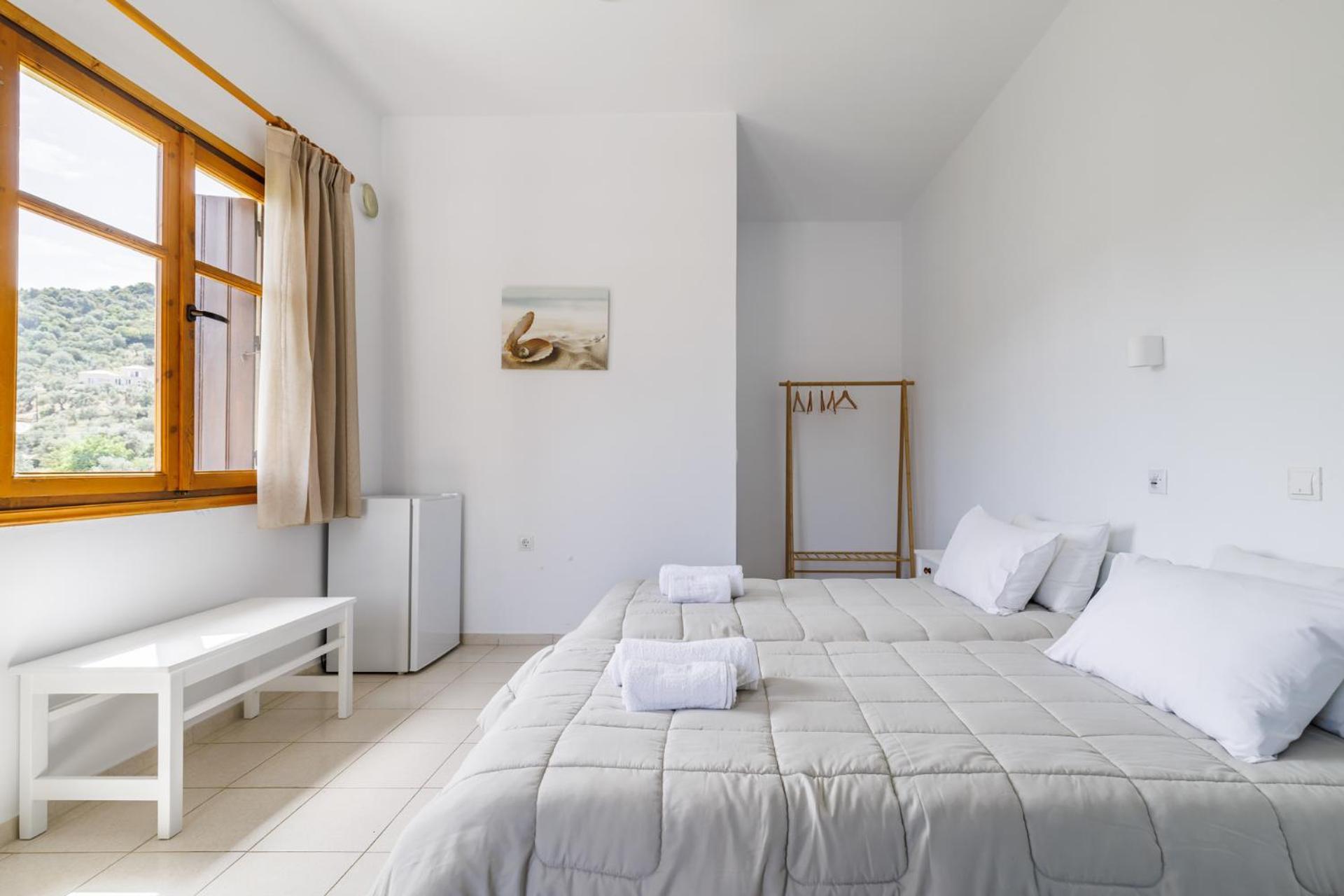الشقق الفندقية سكوبيلوس تاونفي  White Lily المظهر الخارجي الصورة
