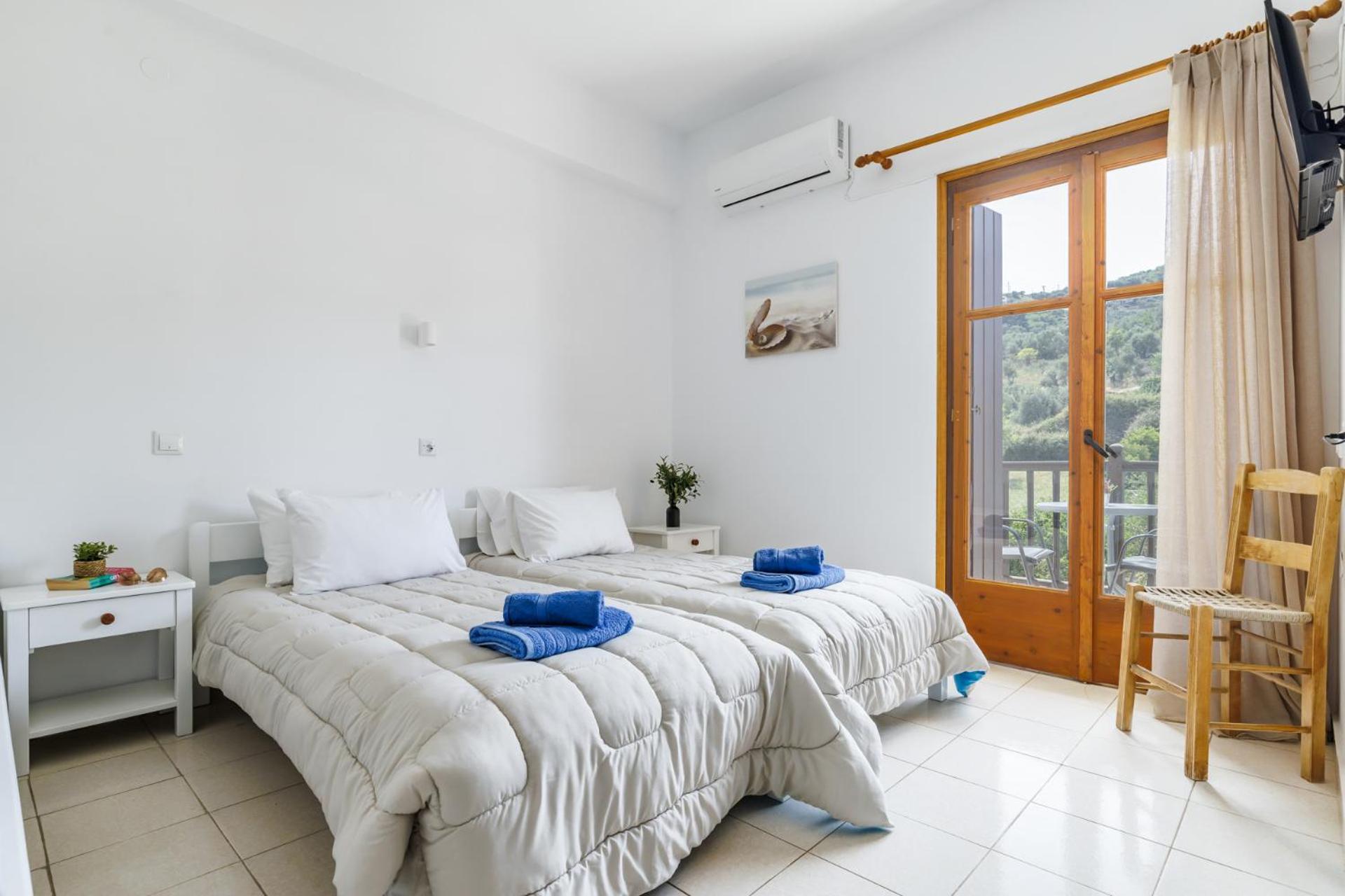 الشقق الفندقية سكوبيلوس تاونفي  White Lily المظهر الخارجي الصورة
